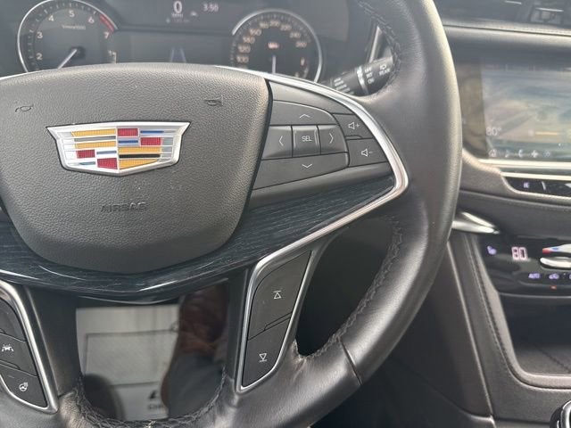 2022 Cadillac XT5 Premium Luxury