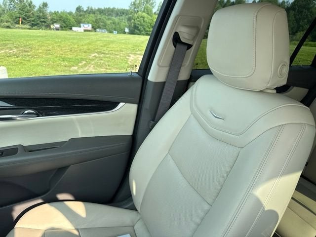 2022 Cadillac XT6 Premium Luxury