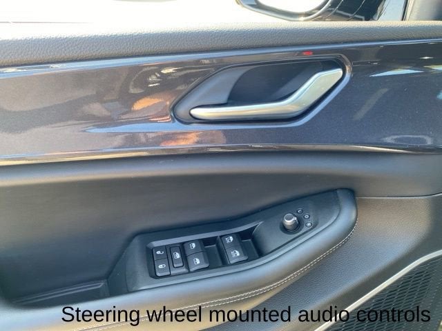 2022 Jeep Grand Cherokee L Altitude 4x4