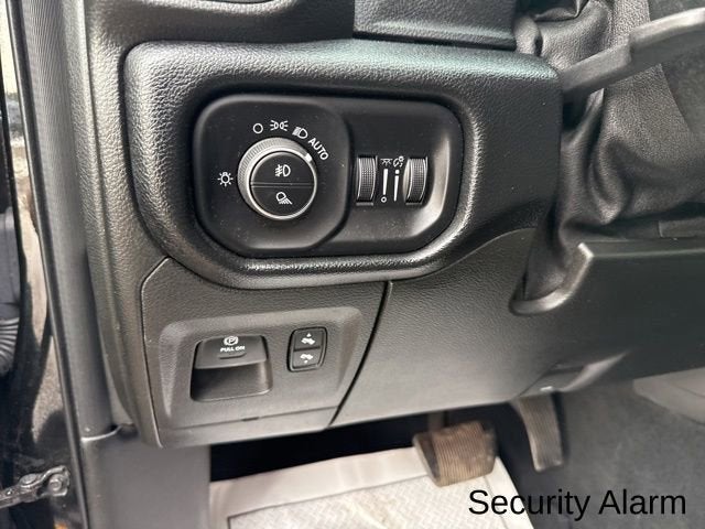 2019 RAM 1500 Big Horn/Lone Star Crew Cab 4x4 5'7" Box