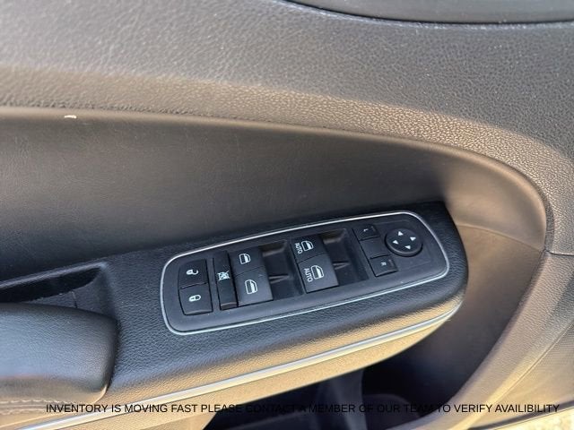 2023 Chrysler 300 Touring L