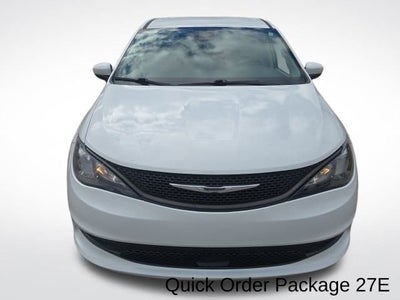 2023 Chrysler Voyager LX