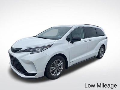 2021 Toyota Sienna XLE