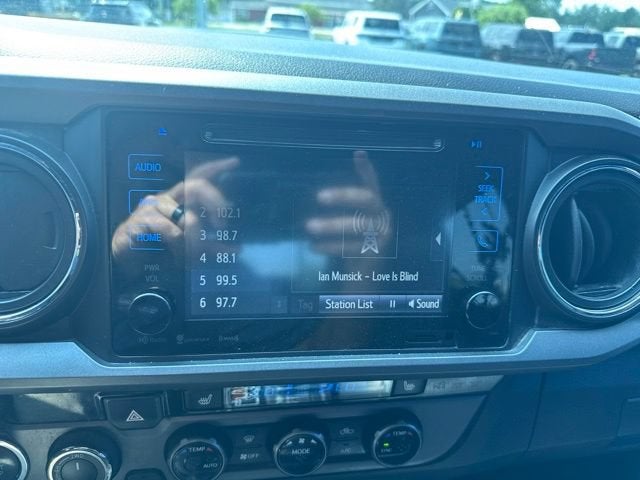 2017 Toyota Tacoma SR5