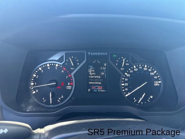 2022 Toyota Tundra 4WD SR5