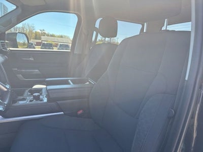 2022 Toyota Tundra 4WD SR5